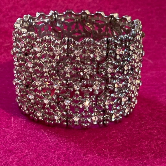 Stretch Cuff Bracelet With BLING - Picture 7 of 9